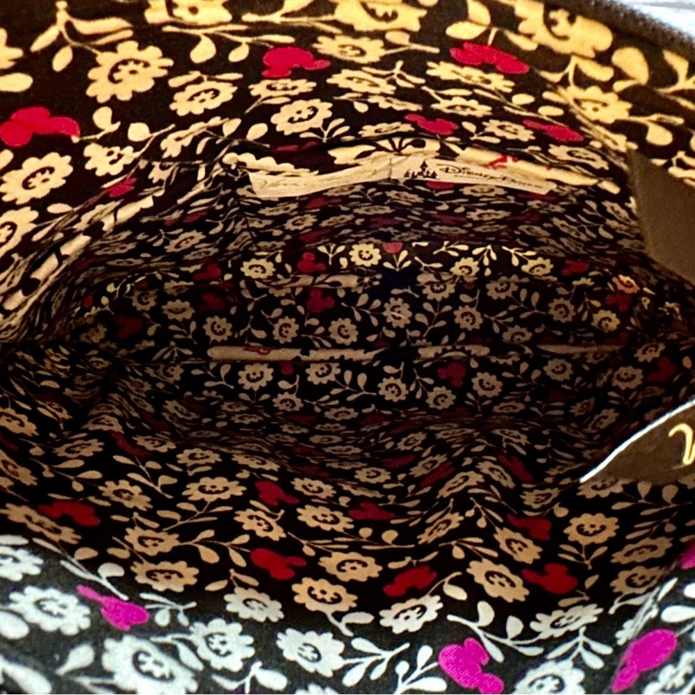 Vera Bradley Disney Hipster in Mickey Meets Birdie pattern- RARE - Picture 6 of 8